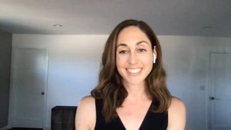 Amanda smiling and talking about how she reclaimed her life from insomnia